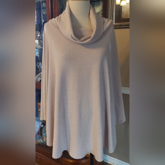 Size M Balkan Pullover Poncho Sweater Beige - Picture 1 of 2